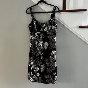 New York & Company Sleeveless Black & White Floral Print Dress Size 12